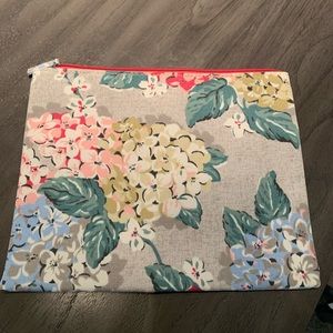 DSW Pouch